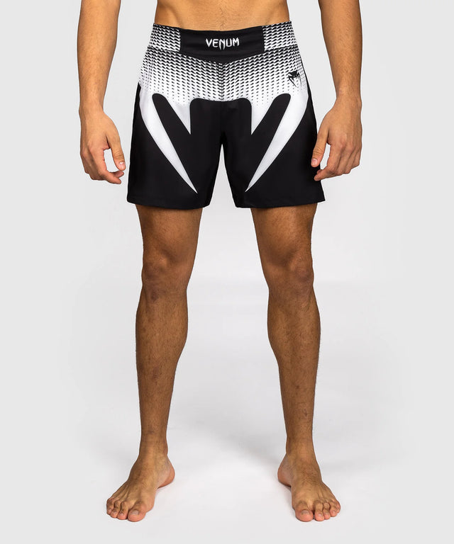 Calções de MMA Venum No Gi – Preto/Branco