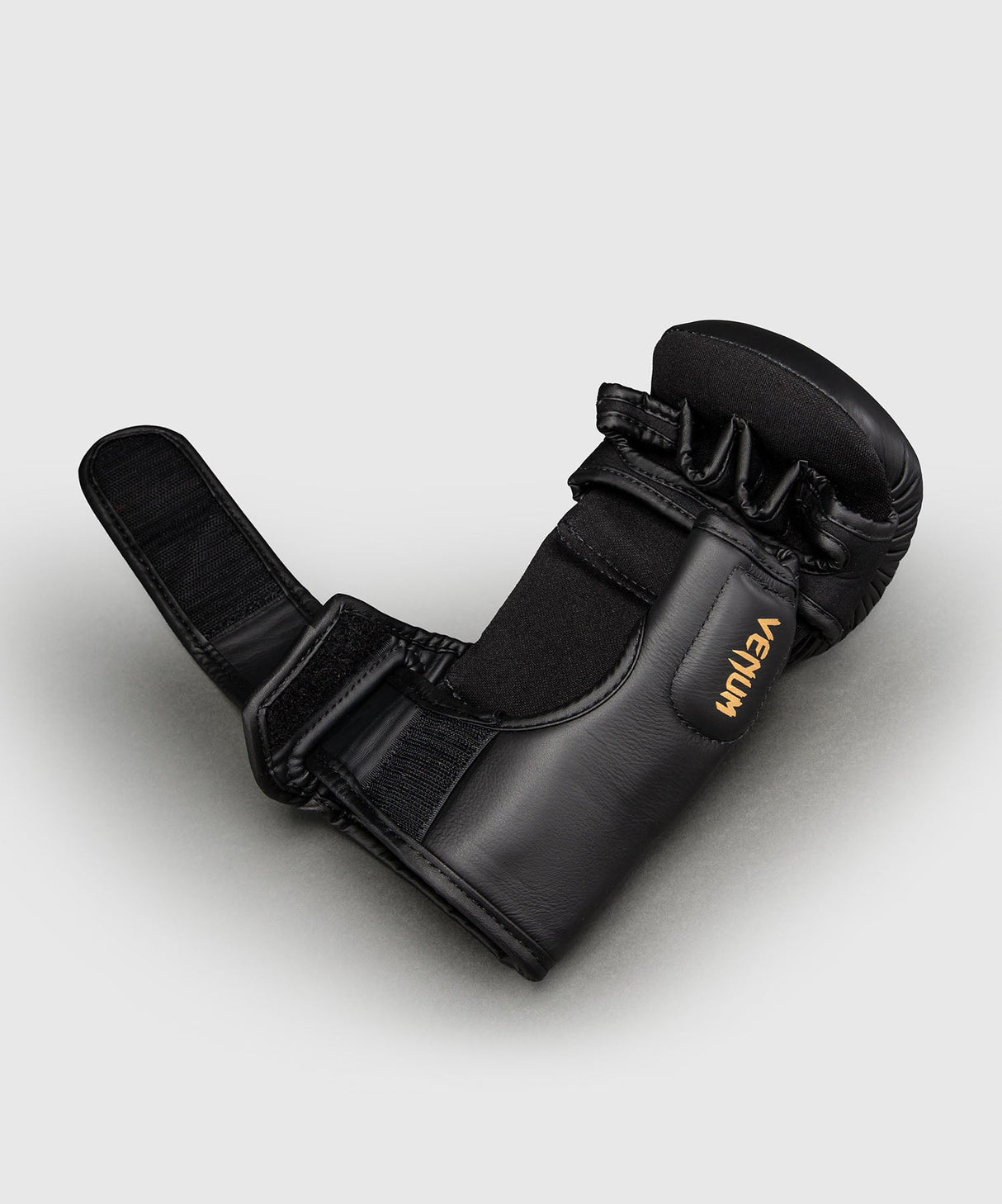 Venum MMA Handschoenen Attack 2.0 - Zwart/Goud