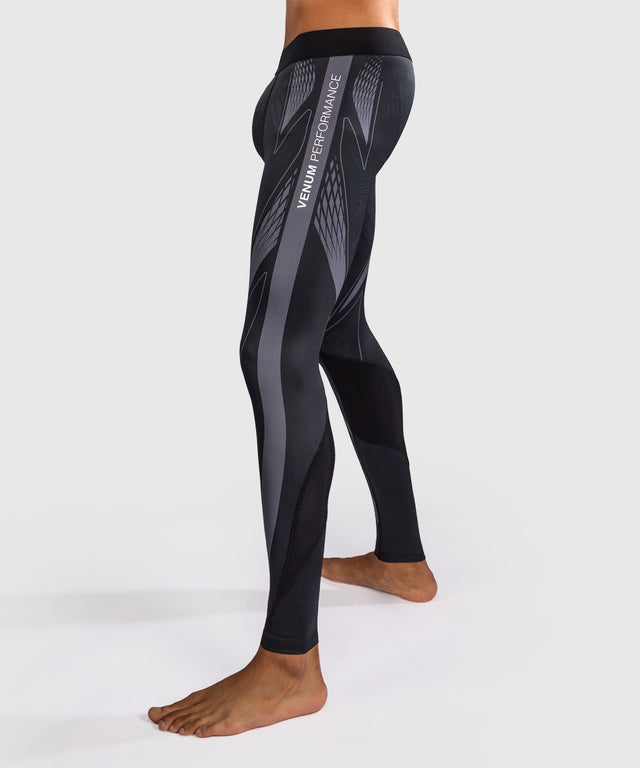 Pantaloncini a compressione Venum Amazonia Reborn – Nero/Grigio (VENUM-06451-109)