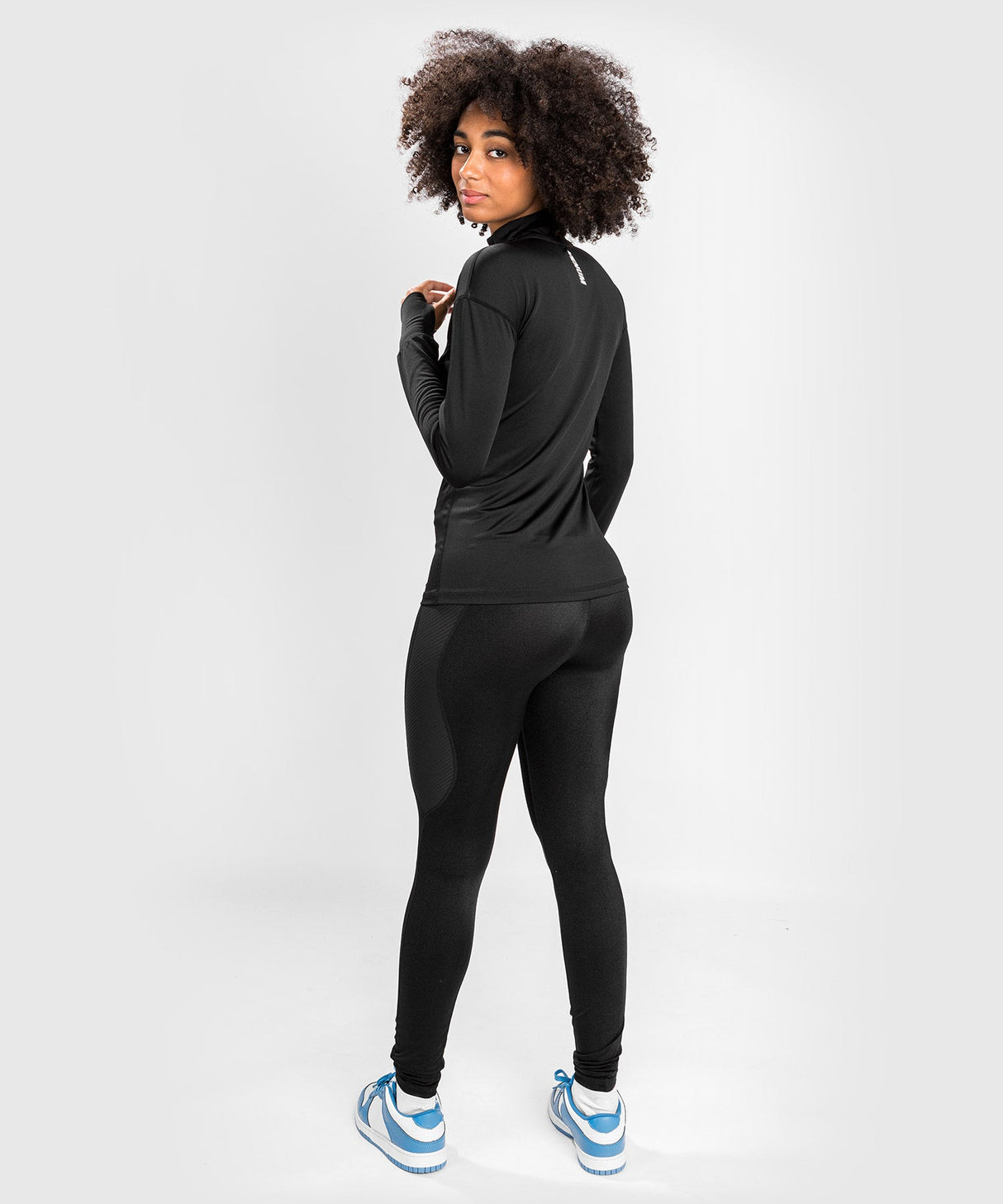 Venum Long Sleeves Essential - Zwart