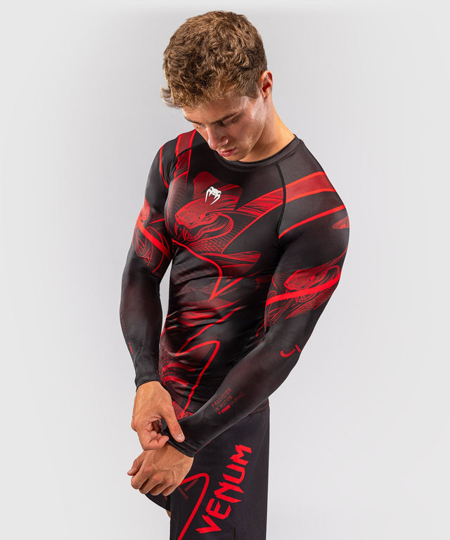 Venum Rashguard Crimson Viper 2.0 Lange Mouwen - Zwart/Rood