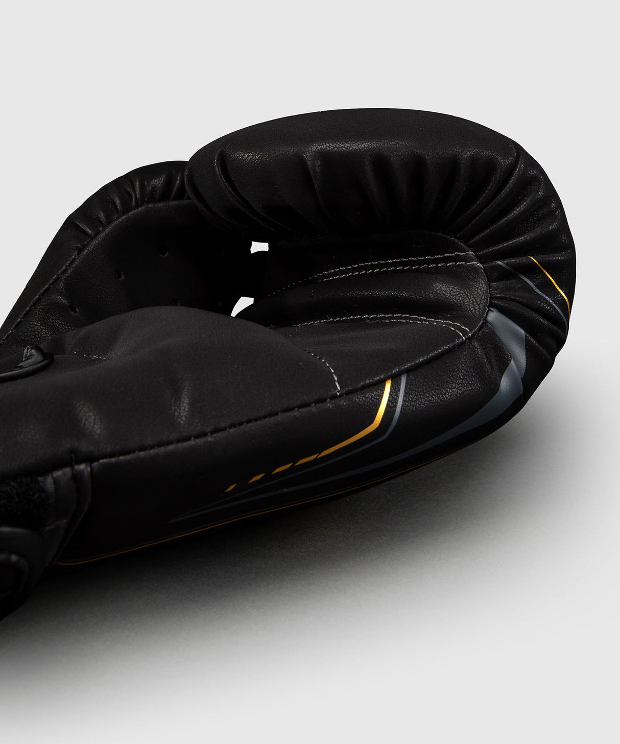 Venum Bokshandschoenen Streamline - Zwart/Goud