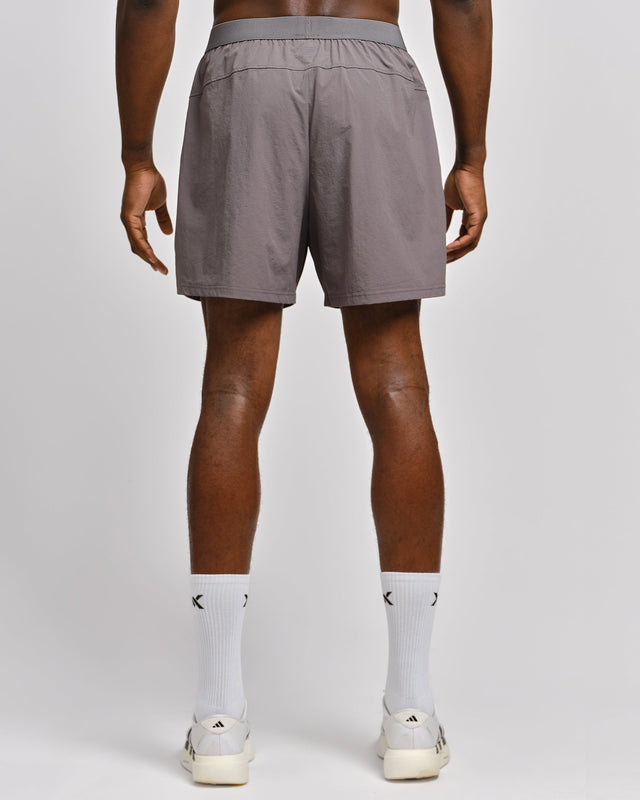 Caged Training Shorts Essential – Grau