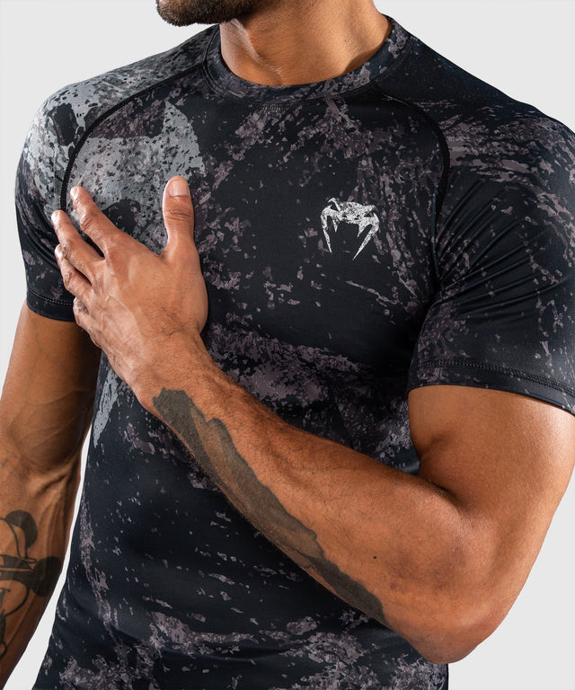 Rashguard Venum Rage & Workout Manga Corta – Negro/Gris