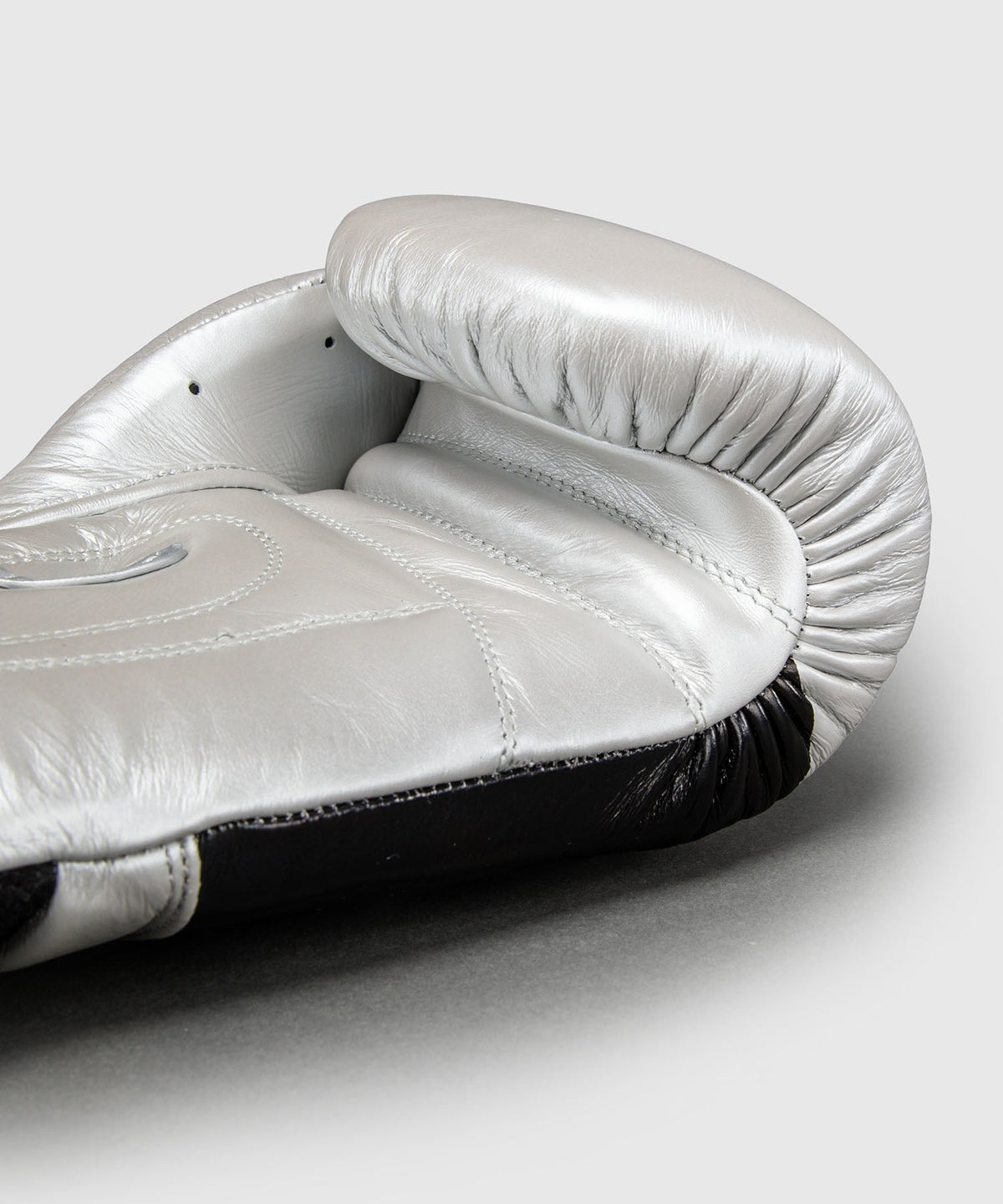 Ringhorns Bokshandschoenen Charger by Venum - Zilver/Zwart