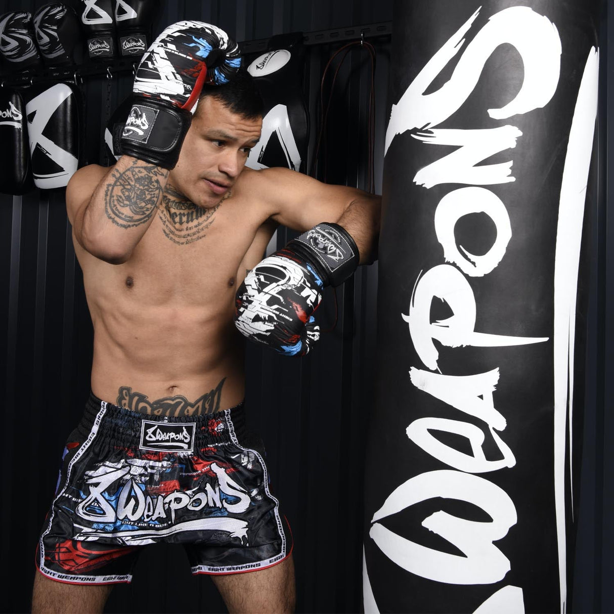 8 WEAPONS Muay Thai Shorts Cut Like A Blade 2.0 - Zwart