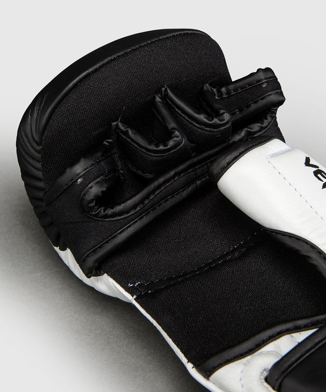 Guanti MMA Venum Attack 2.0 – Nero/Bianco