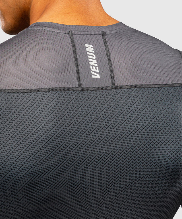 Rashguard Venum G-Fit Scale Mangas Compridas – Cinzento