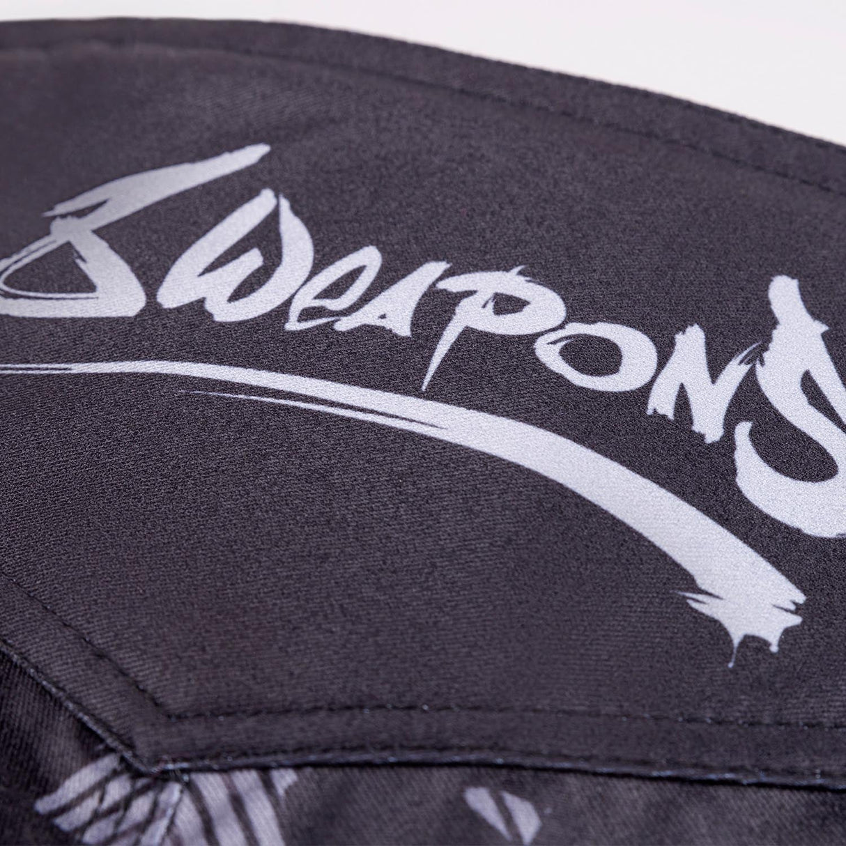 8 WEAPONS MMA Shorts Hit 2.0 - Zwart/Rood