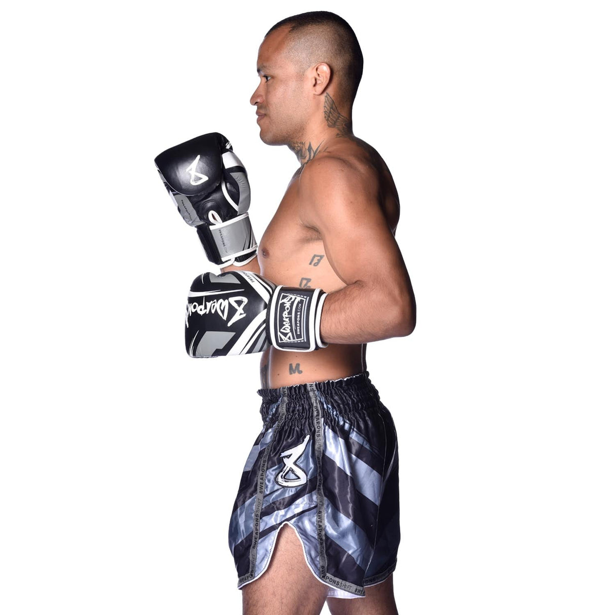 8 WEAPONS Muay Thai Shorts Shift - Zwart Mat