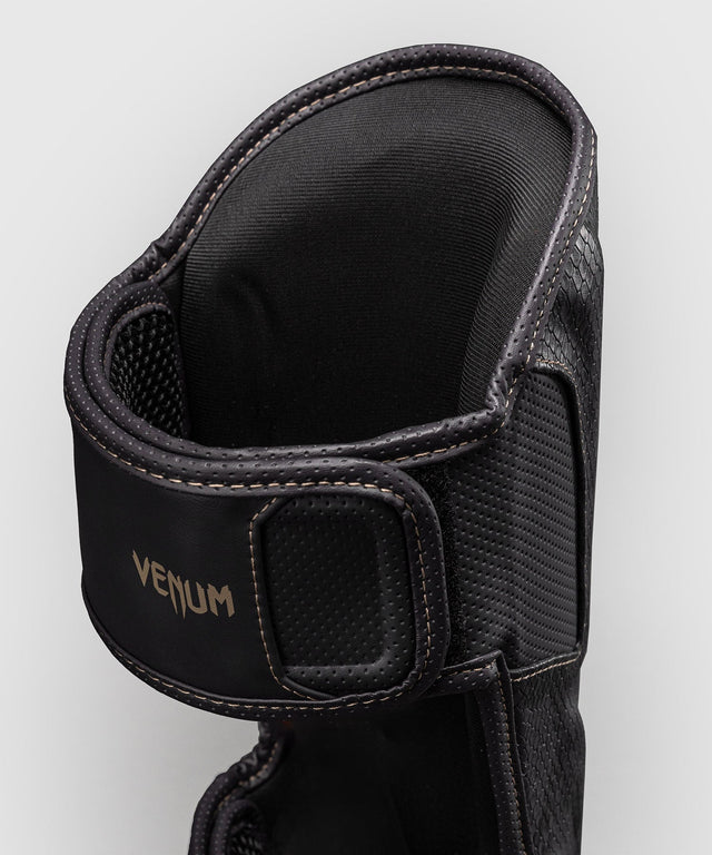 Venum Schienbeinschoner Impact Evo Scales – Dunkelgrau