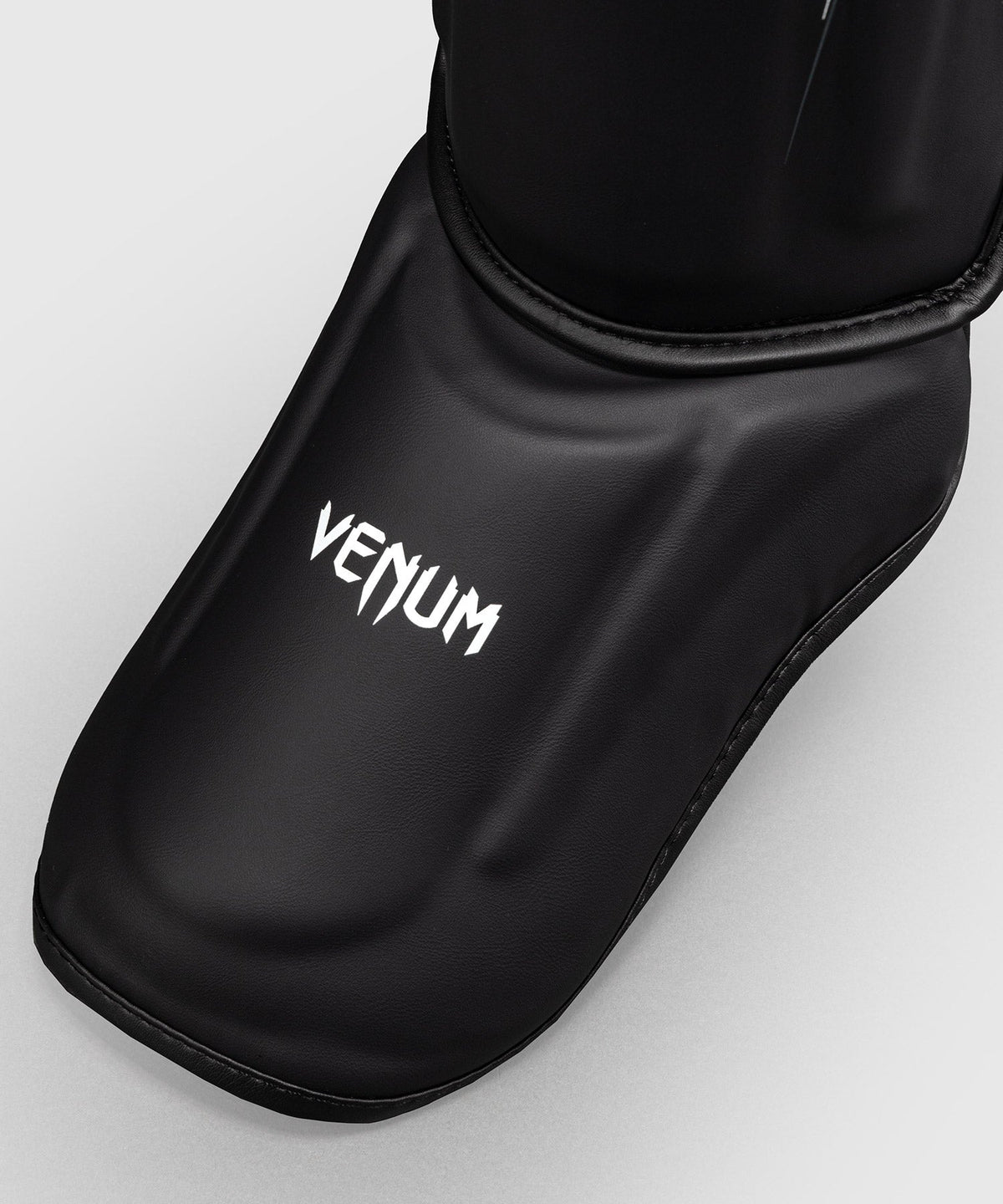Venum Scheenbeschermers Streamline - Zwart/Wit