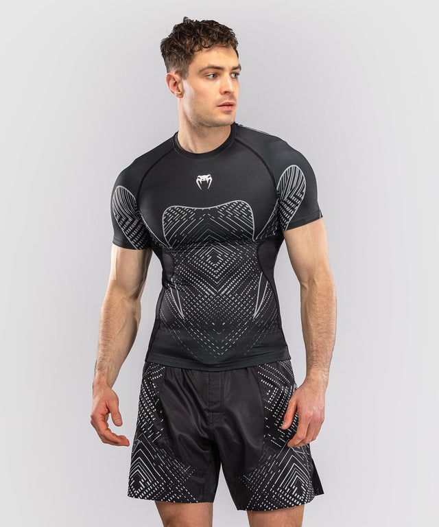 Rashguard Venum Midnight Fury Manga Corta – Negro/Gris/Plata