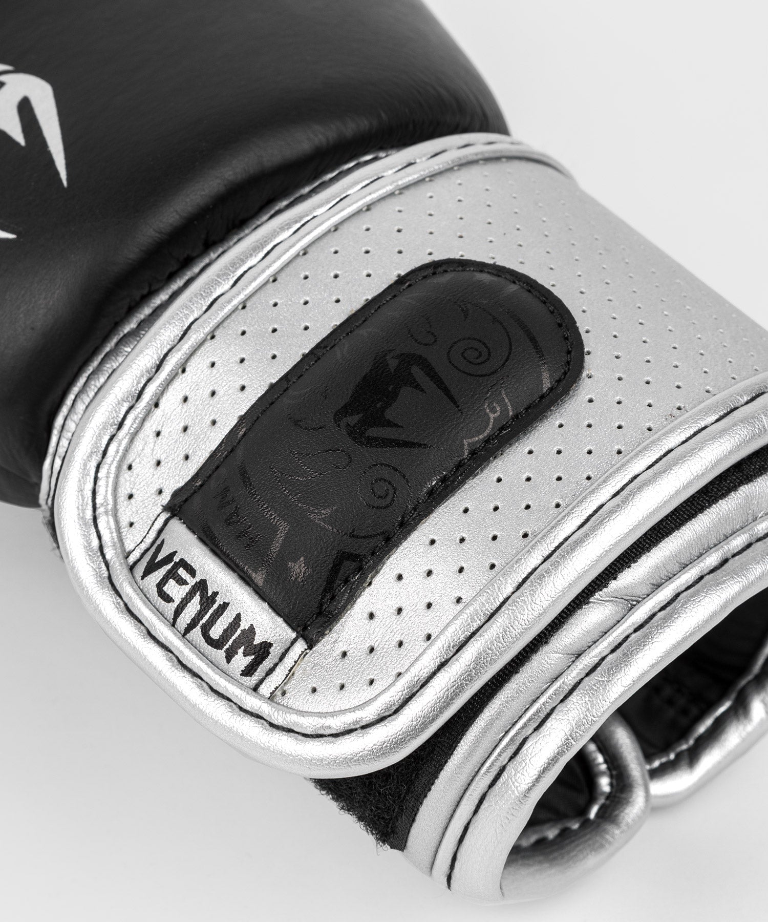 Venum Bokshandschoenen Power 2.0 - Zwart/Zilver