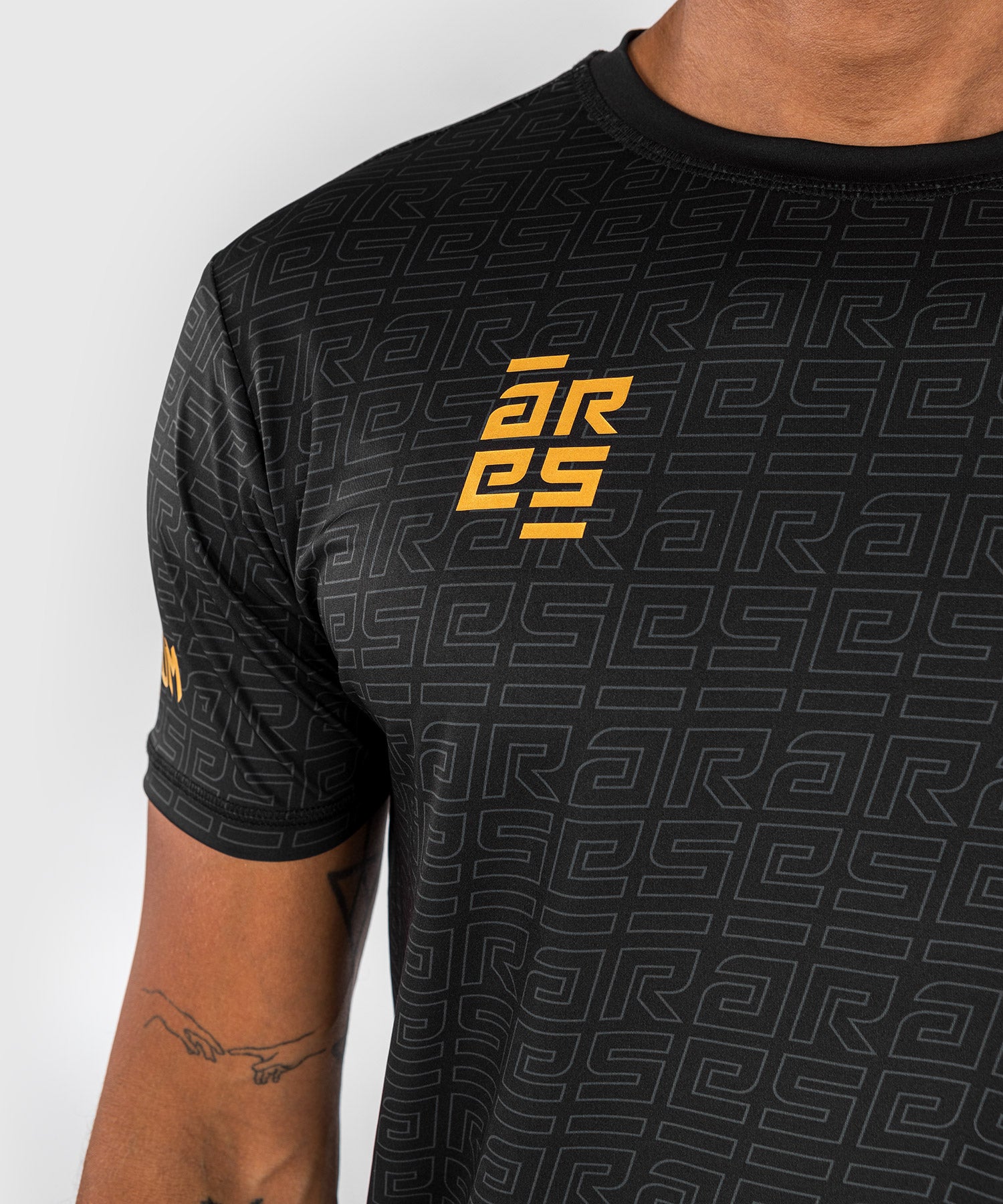 Venum x Ares Dry-Tech T-Shirt - Zwart/Goud