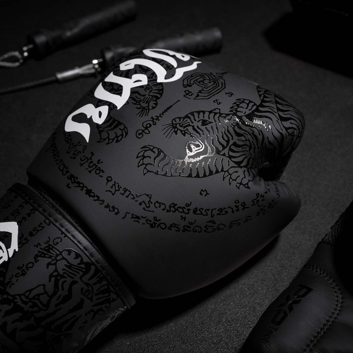 Dziecięce rękawice bokserskie Phantom Athletics Muay Thai