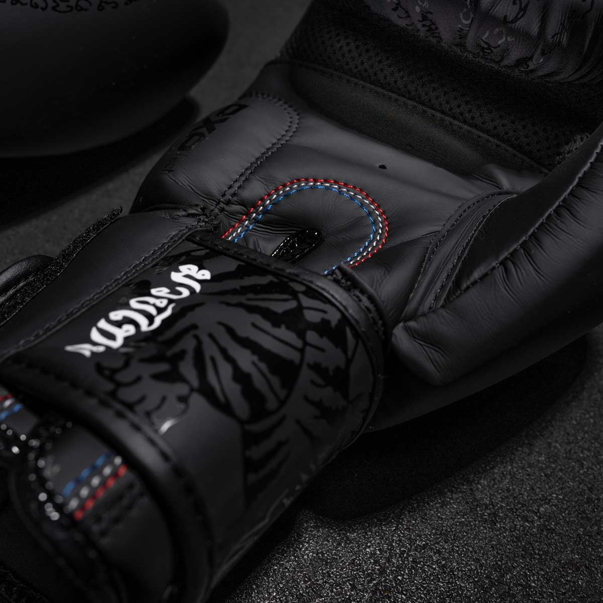Dziecięce rękawice bokserskie Phantom Athletics Muay Thai