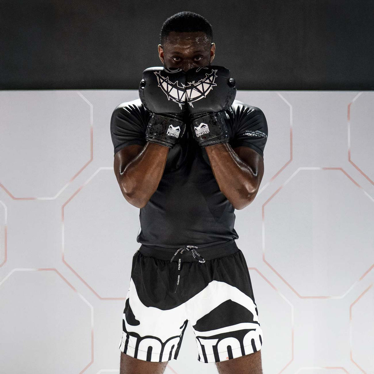 Phantom Athletics MMA Shorts Fusion-R 2in1 Savage - Zwart/Wit