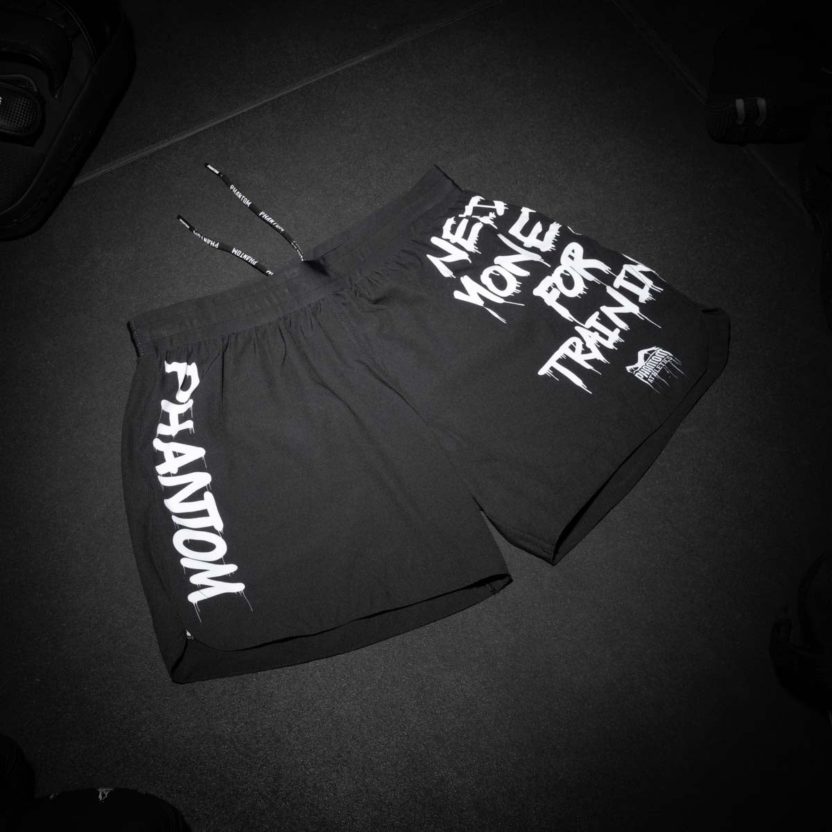 Phantom Athletics MMA Shorts Fusion-R Need Money For Training - Zwart