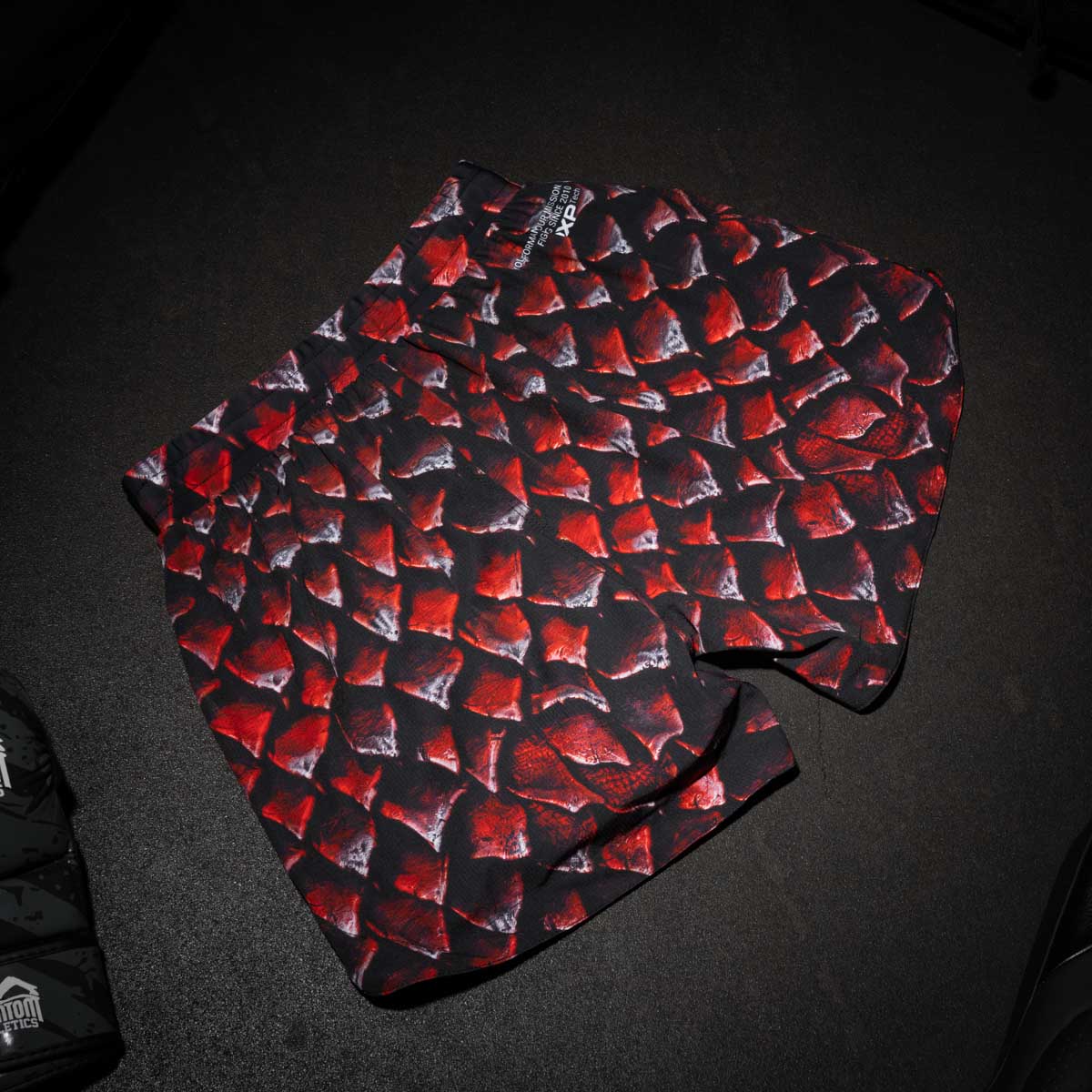 Phantom Athletics MMA Shorts Fusion Red Dragon - Rood