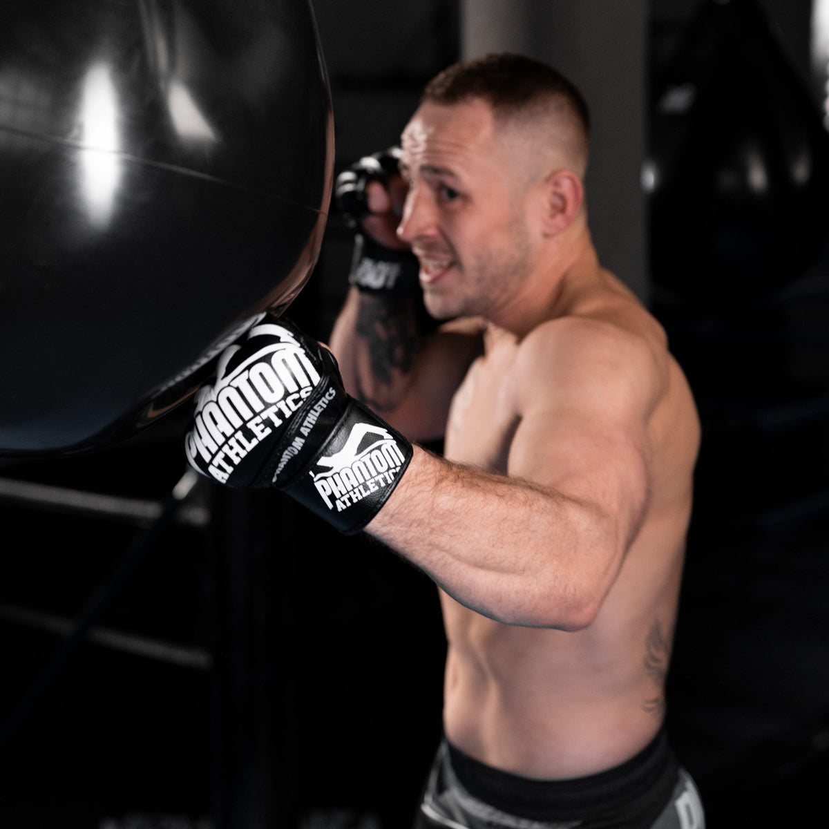 Phantom Athletics MMA Handschoenen Blackout