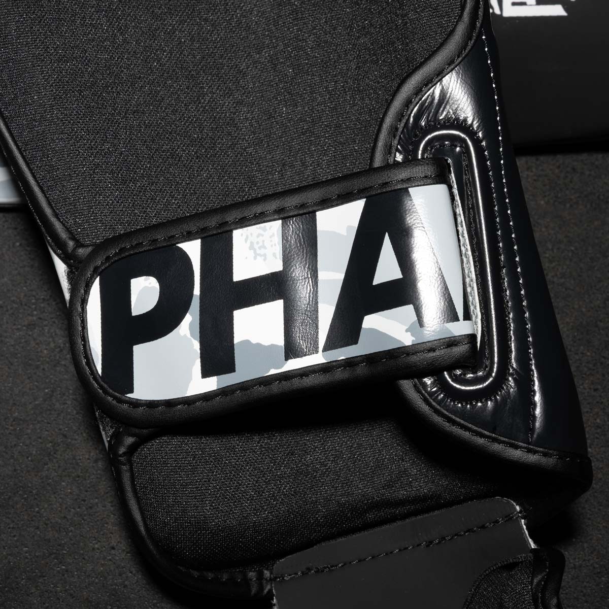 Phantom Athletics Scheenbeschermers APEX Striking - Wit