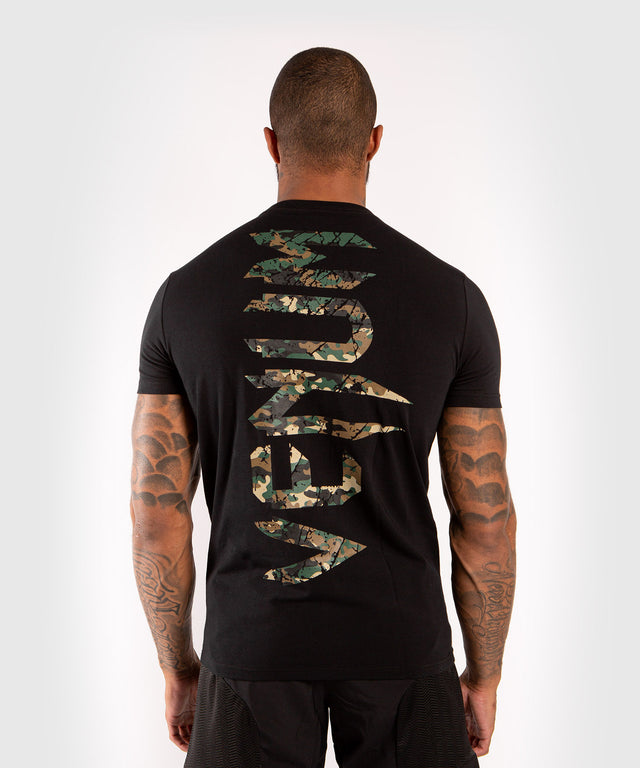Camiseta Venum Giant – Negro/Camo