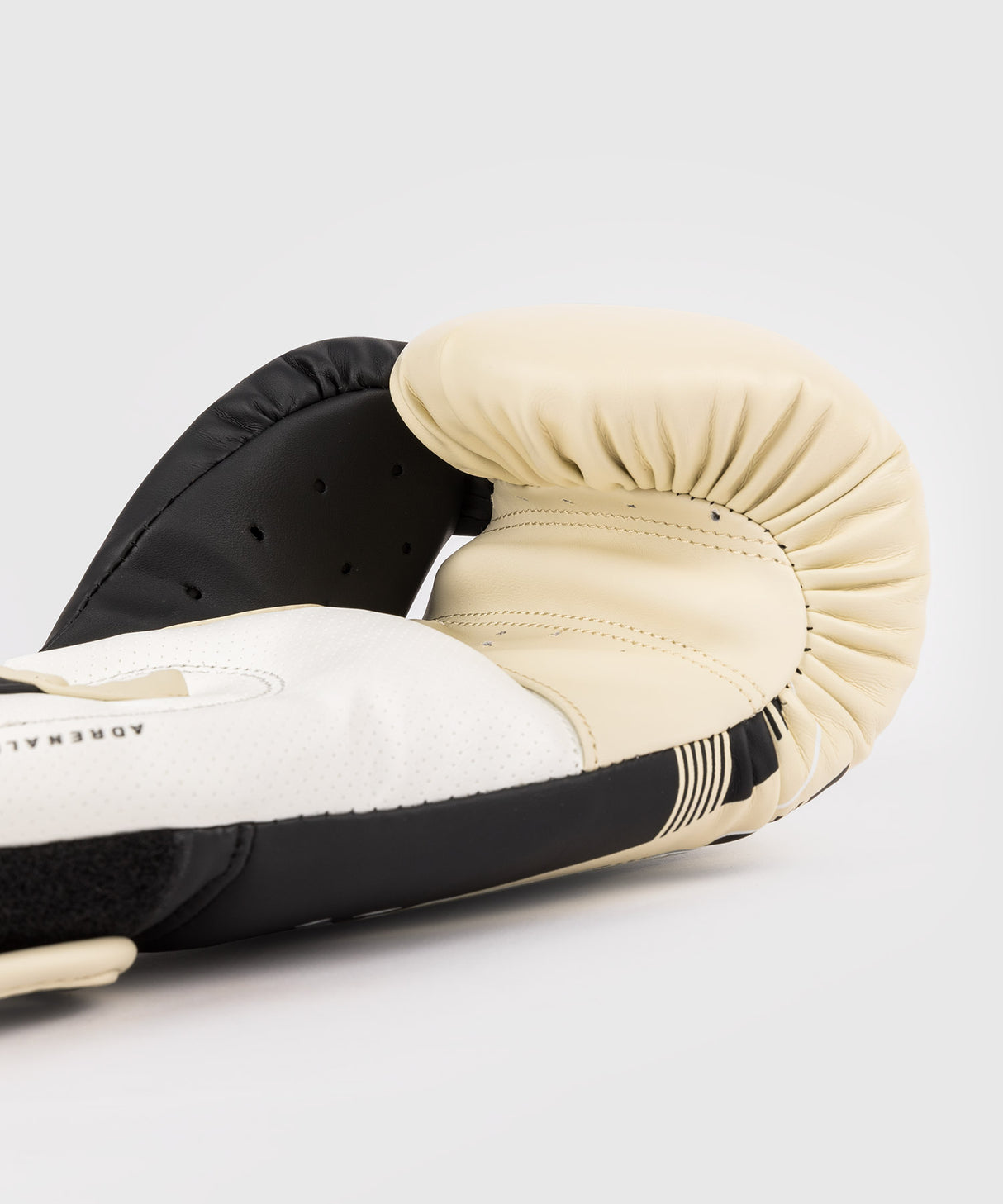 Venum Bokshandschoenen Adrenaline - Zwart/Ivory