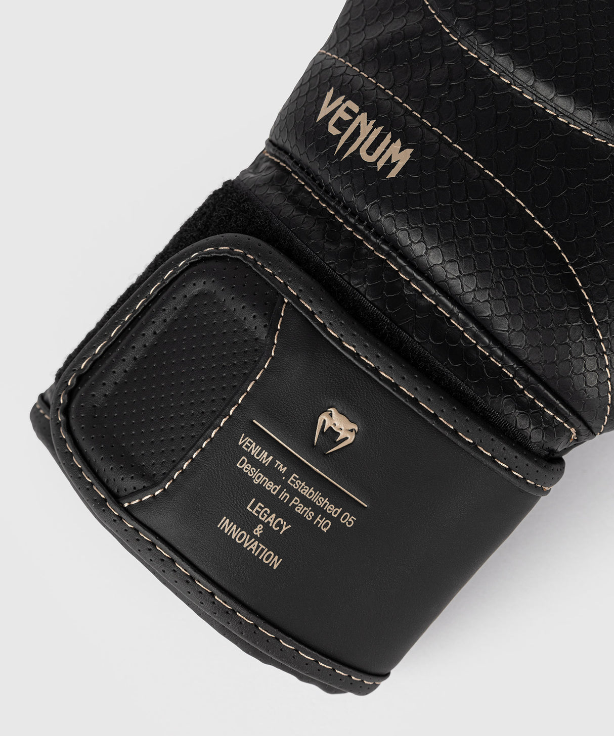 Venum Bokshandschoenen Impact Evo Scales - Zwart