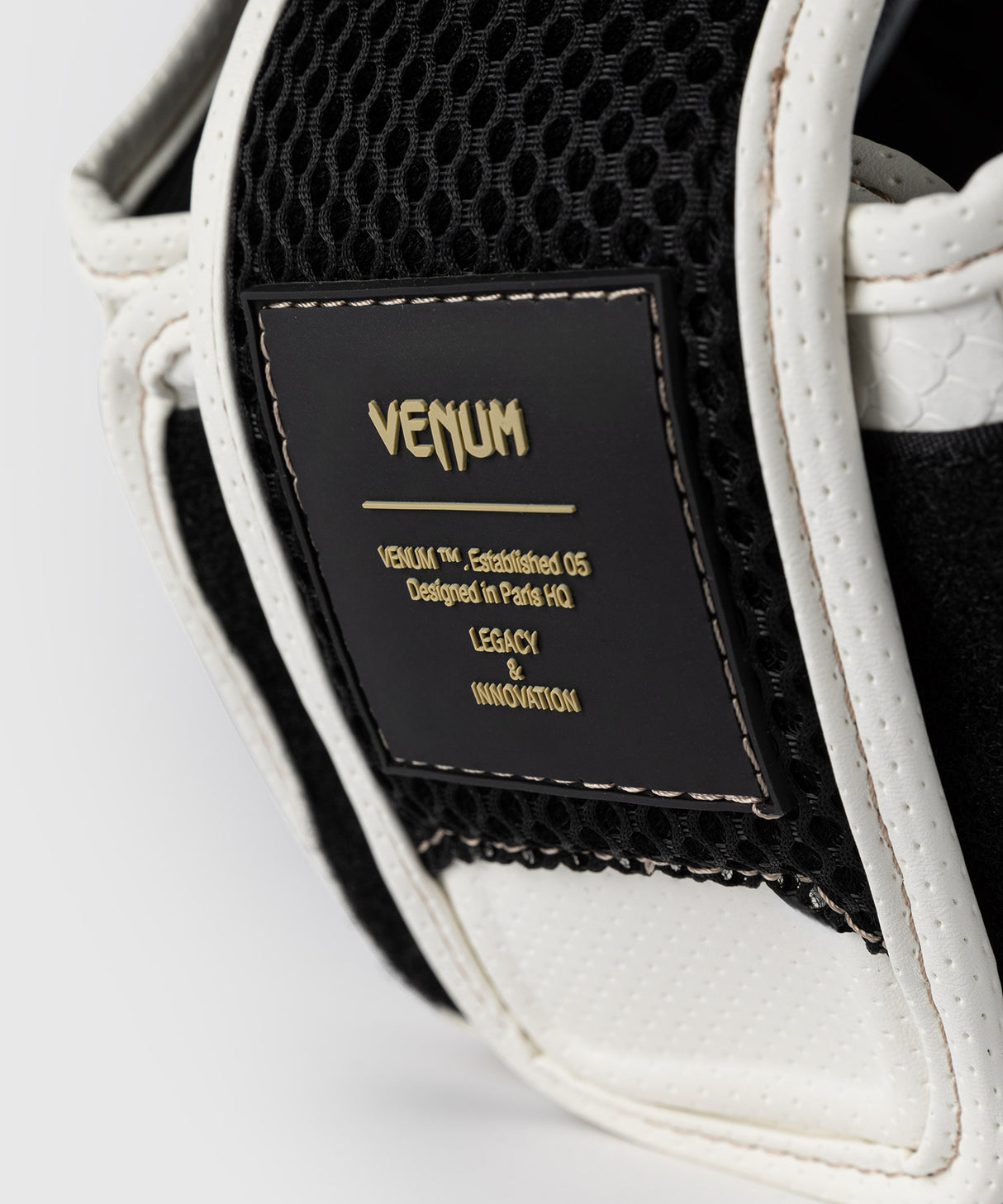 Venum Hoofdbeschermer Impact Evo Scales - Ivoor Wit