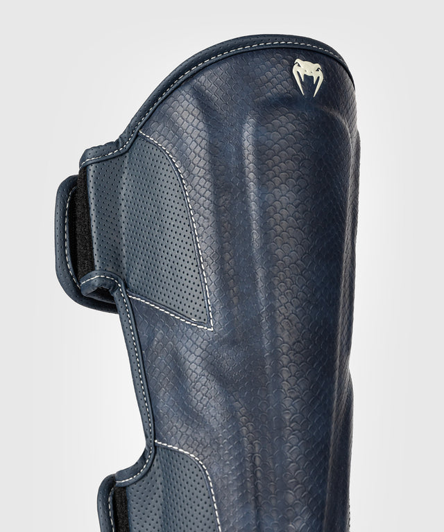 Venum Kickboks Scheenbeschermers Impact Evo Scales - Nachtblauw