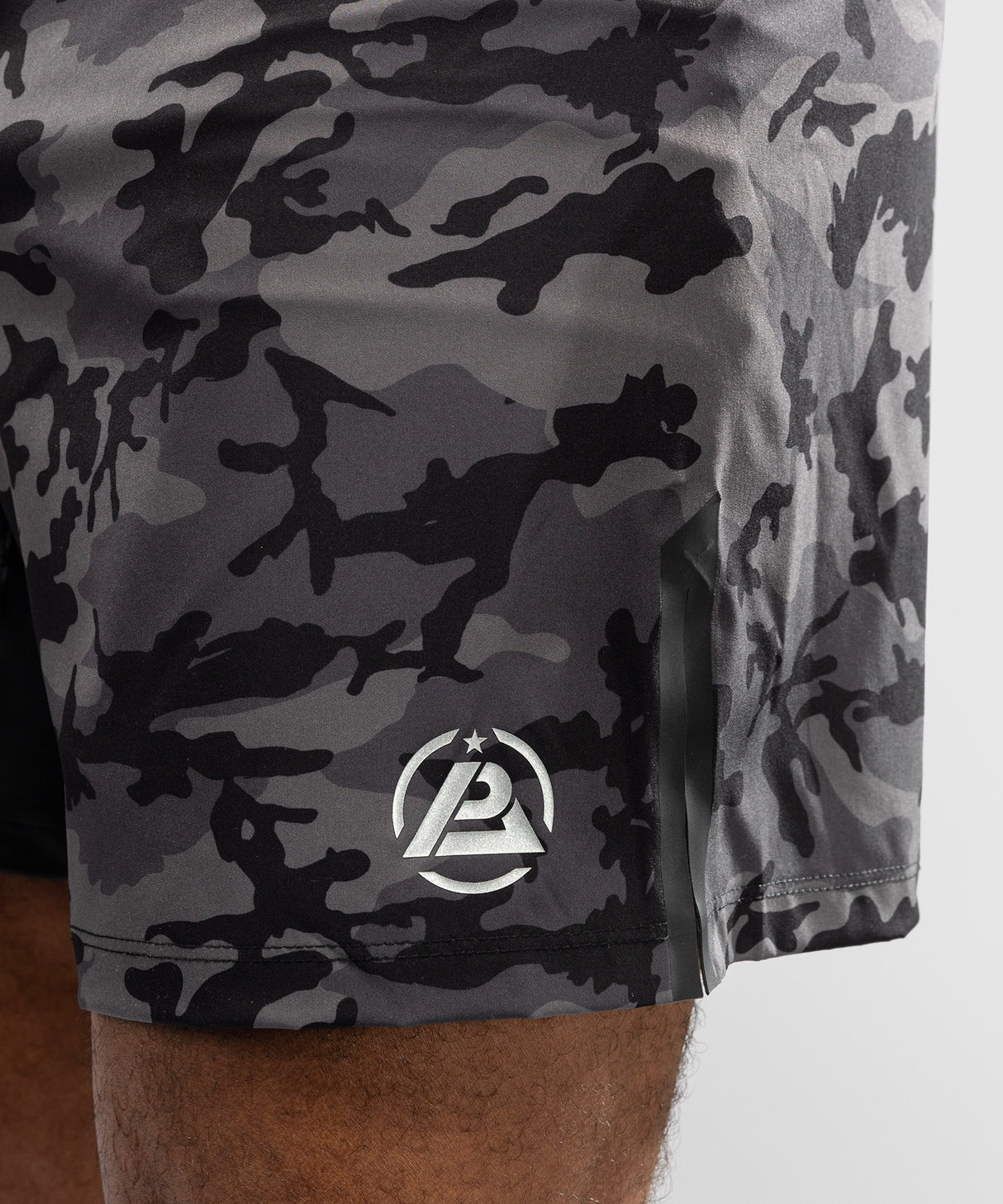 Venum x Polaris MMA Shorts - Zwart/Camo Grijs