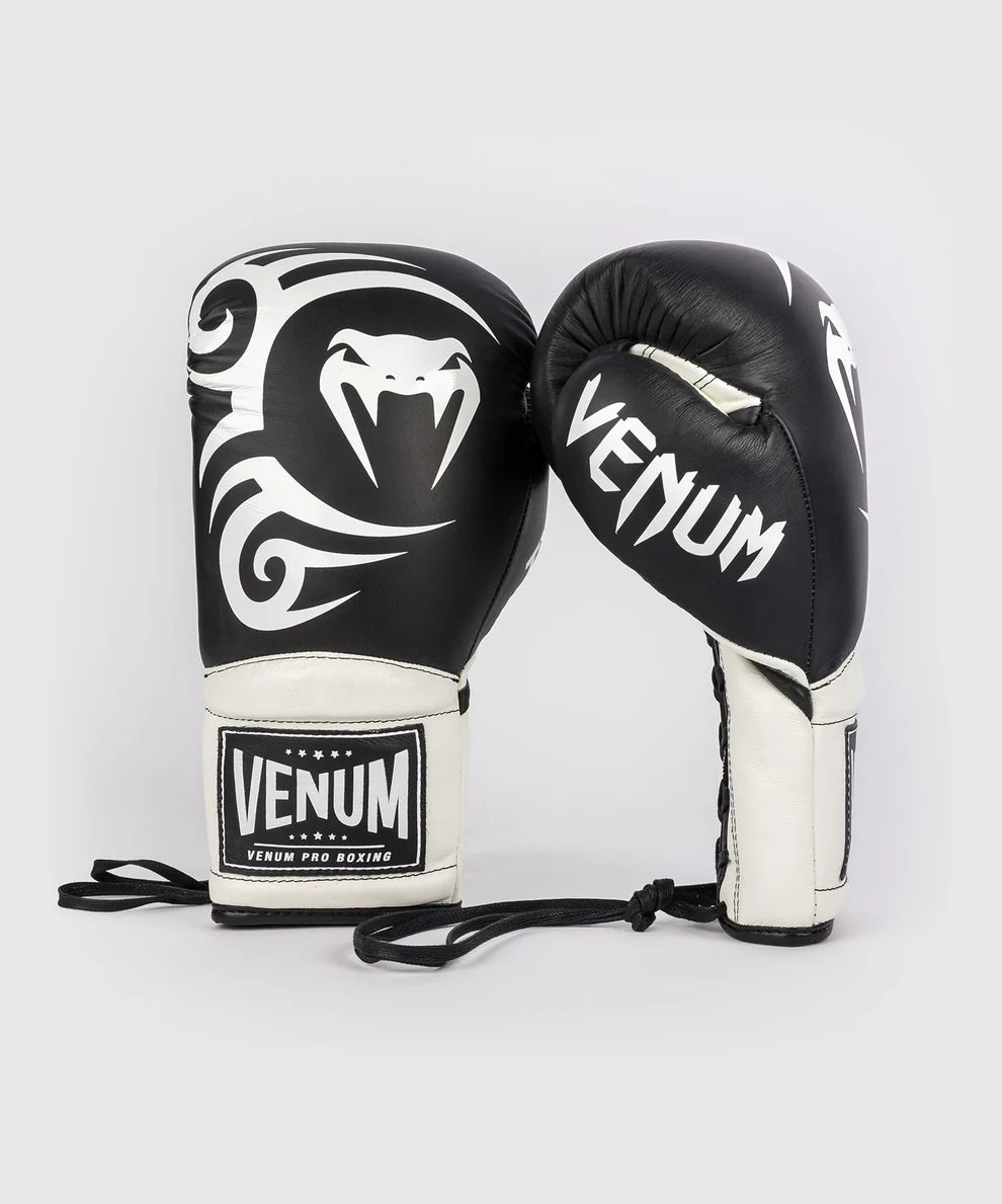 Venum Bokshandschoenen Giant 2.0 Mike Tyson Pro met vetersluiting - Zwart/Wit
