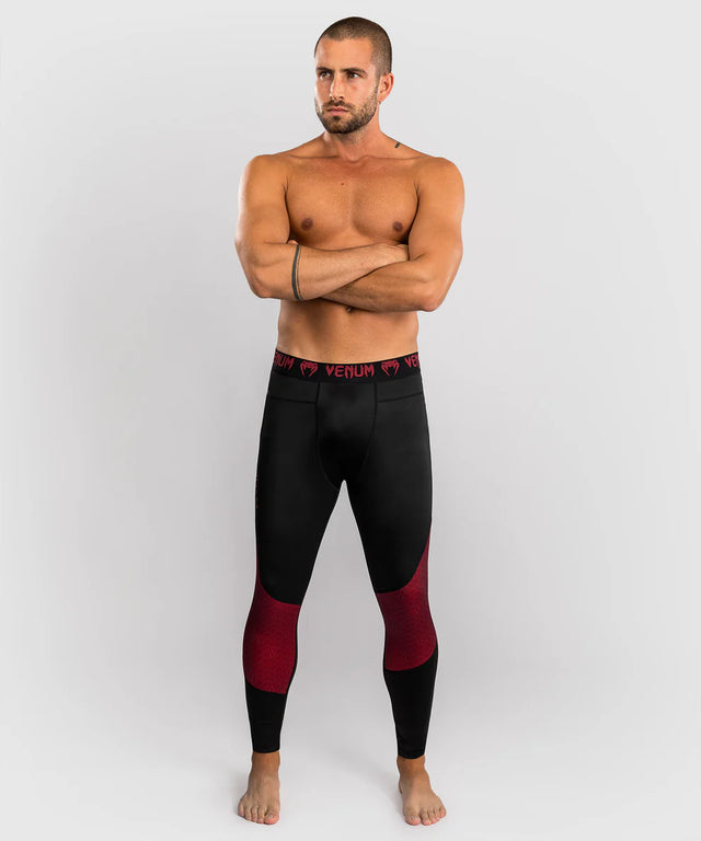 Spats Venum x Assassin's Creed Shadows – Bordeaux/Noir