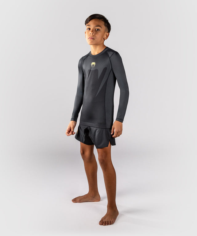 Dětský Rashguard Venum Attack s dlouhými rukávy – Černý/Zlatý