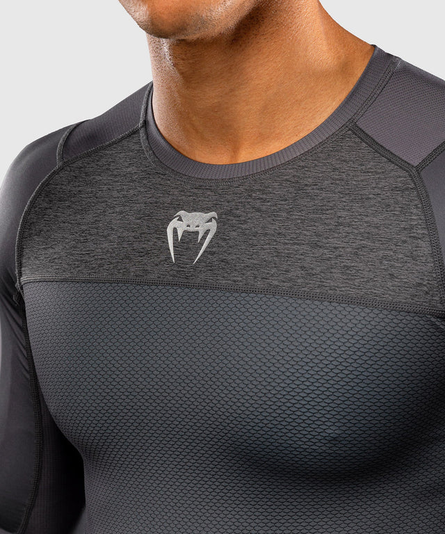 Rashguard Venum G-Fit Scale Mangas Compridas – Cinzento