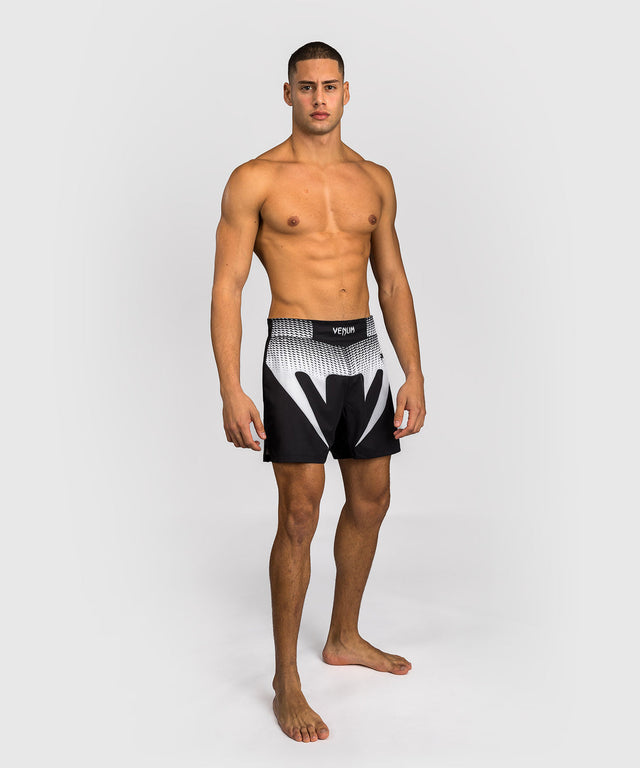 Calções de MMA Venum No Gi – Preto/Branco