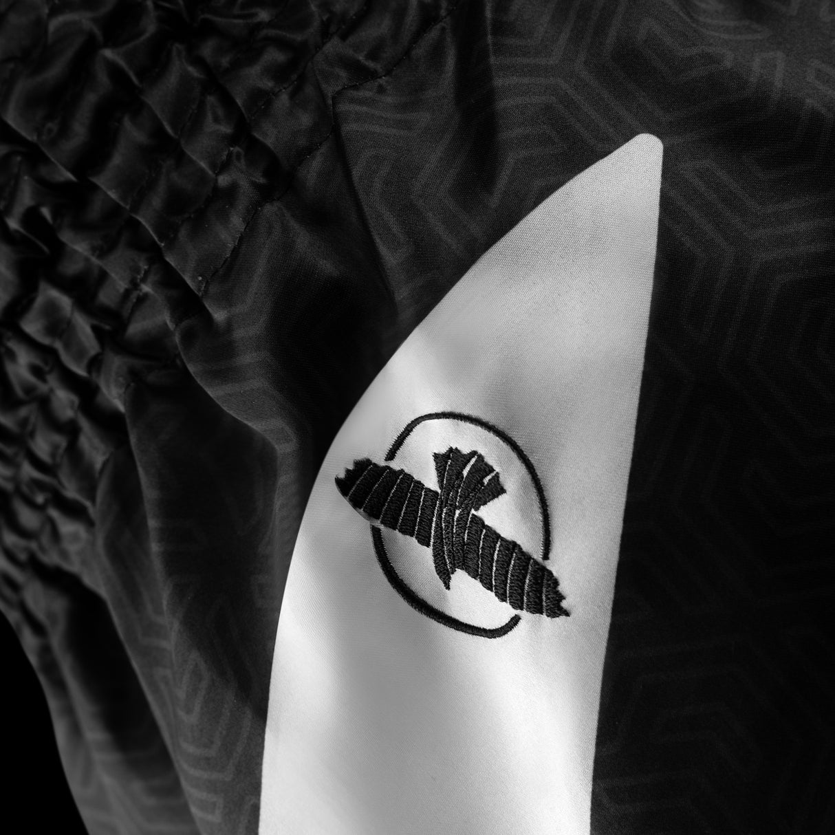 Hayabusa Muay Thai Shorts Core - Zwart