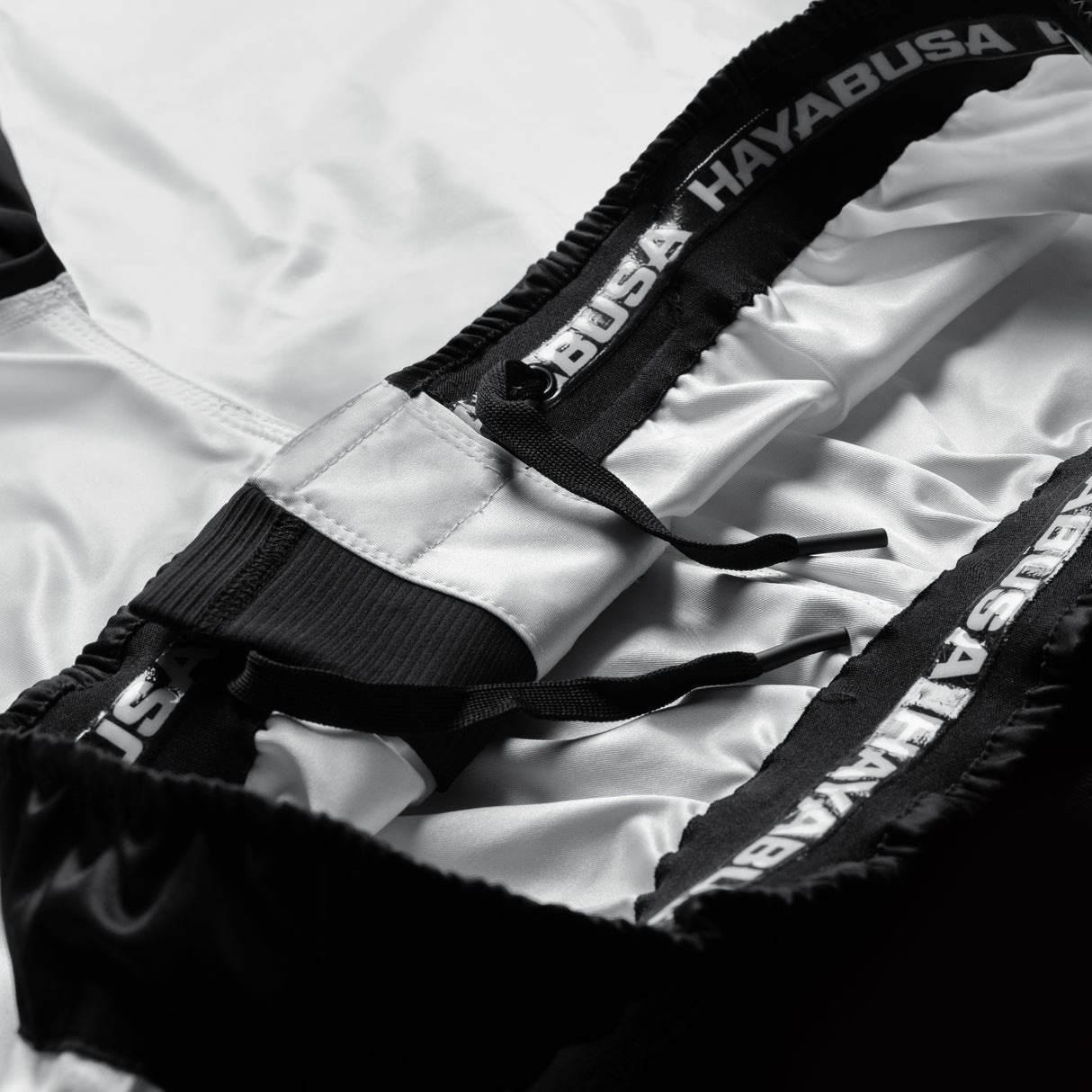 Hayabusa MMA Shorts Apex Lang - Off-White
