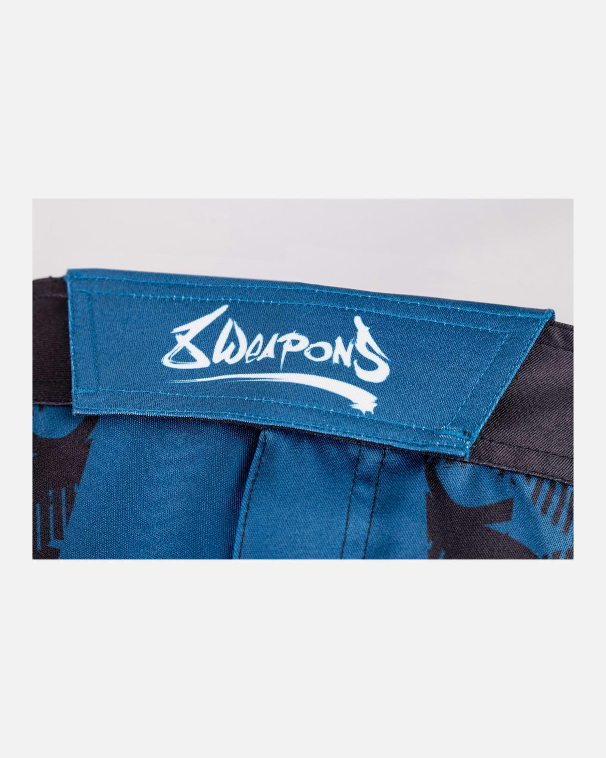 8 WEAPONS MMA Shorts Hit 2.0 - Marineblauw/Zwart