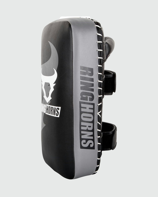Ringhorns Charger by Venum Boks Pads - Zwart