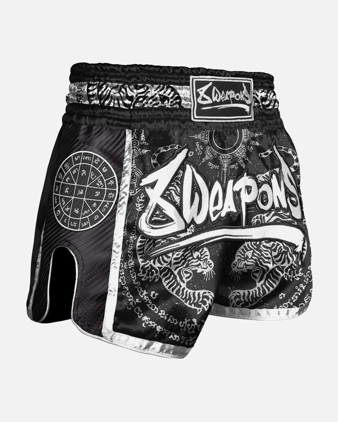8 WEAPONS Muay Thai Shorts Carbon Sak Yant Tigers - Zwart