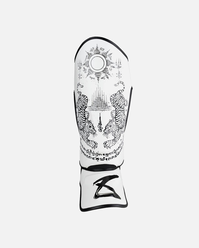 Espinilleras 8 WEAPONS Sak Yant Tigers – Blanco/Negro