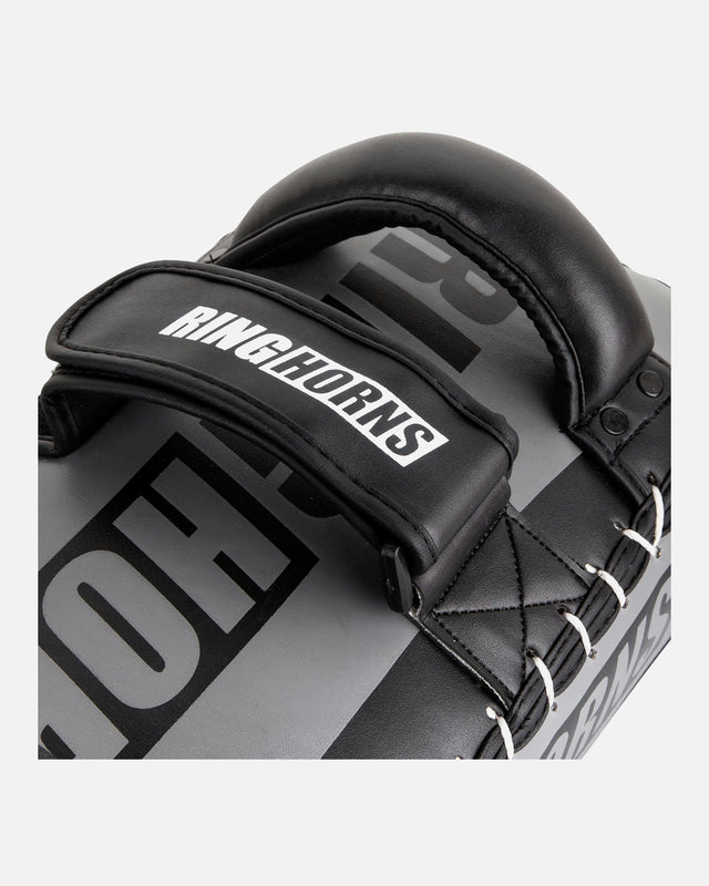 Ringhorns Charger by Venum Boks Pads - Zwart