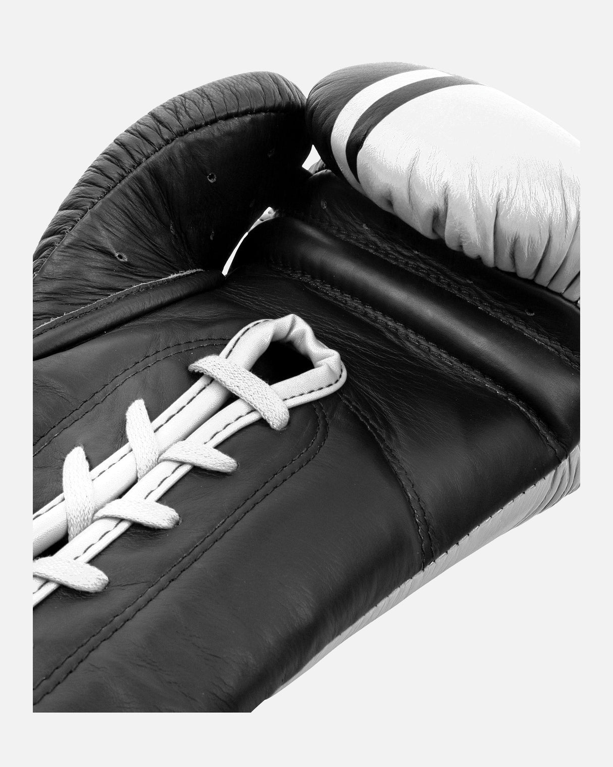 Venum Bokshandschoenen Shield Pro - Zwart/Wit