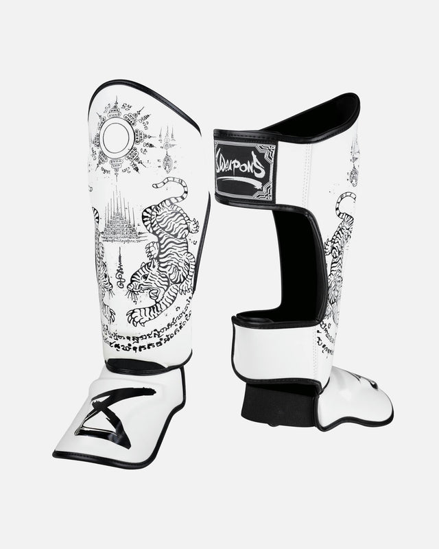 Espinilleras 8 WEAPONS Sak Yant Tigers – Blanco/Negro