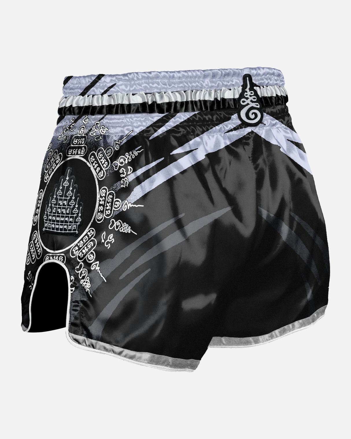 8 WEAPONS Muay Thai Shorts 8 Ways Yant - Zwart/Zilver