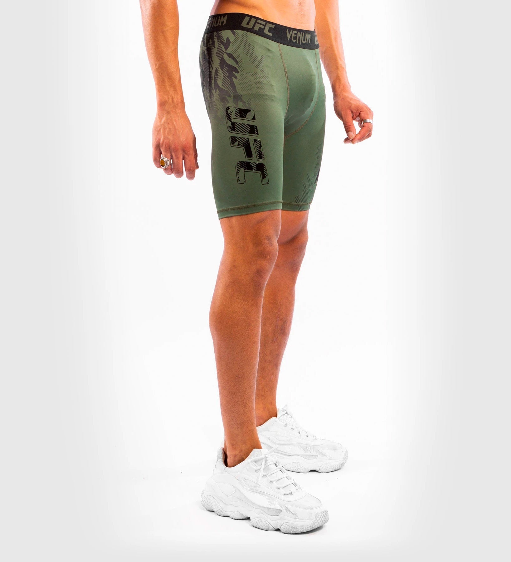 UFC Venum Vale Tudo Performance Shorts Fight Week - Kaki Groen - Compressie Shorts