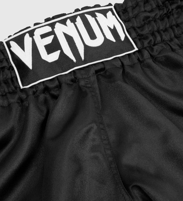 Calções de kickboxing Venum Classic – Preto/Branco