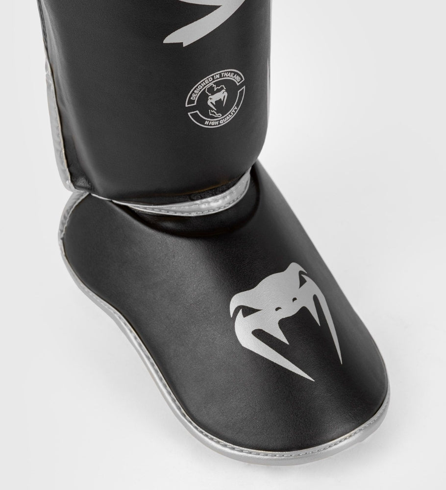 Venum Kickboks Scheenbeschermers Challenger - Zwart/Zilver - Scheenbeschermers